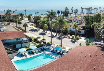 Pacific Crest Hotel Santa Barbara allows 18 year olds to book a room