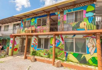 Arte Hostal allows 18 year olds to book a room