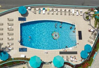 Ilikai Lite allows 18 year olds to book a room