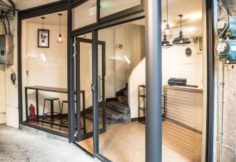 Delicate Perfume- Ruifang Station allows 18 year olds to book a room