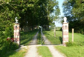 Paardenhof Guesthouse allows 18 year olds to book a room