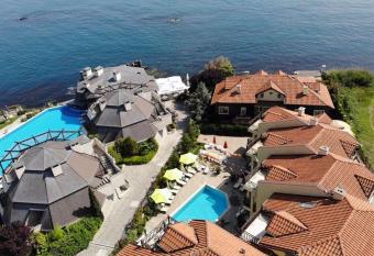 Apartments Elinor Budjaka has Balcony rooms