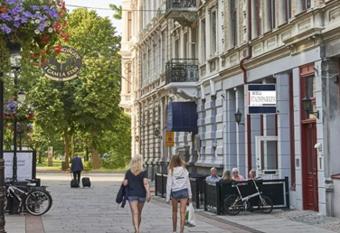 Hotell Stadsparken allows 18 year olds to book a room