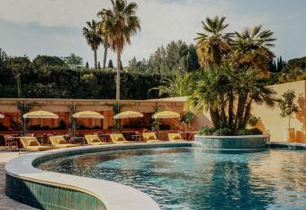 Le Mas Candille has Balcony rooms