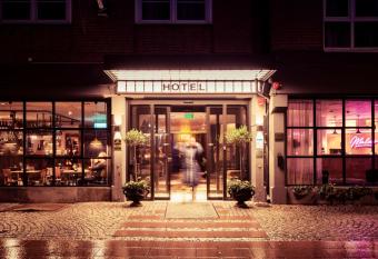 Best Western Plus Hotel Noble House allows 18 year olds to book a room