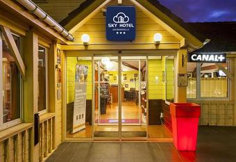 Sky Hotel Goussainville Charles de Gaulle allows 18 year olds to book a room