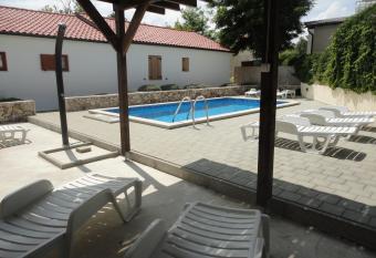 Apartments L&R has Balcony rooms