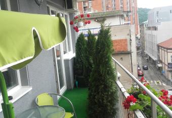 House Prljevic has rooms with a private hot tub