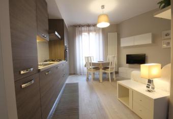 Appartamenti al Rizzo dei Santi allows 18 year olds to book a room