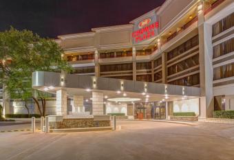 Crowne Plaza Executive Center Baton Rouge By IHG has Balcony rooms