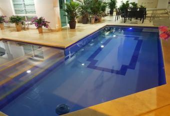 Palmagua allows 18 year olds to book a room