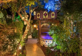 Lucille Palm Springs has Balcony rooms