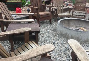 Shoreline Cottages has Balcony rooms