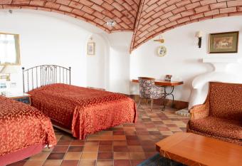 Wellness Forest Nasu allows 18 year olds to book a room