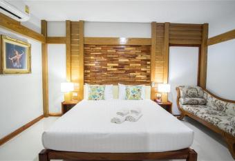 Ruentara Resort & Villa Buriram has Smoking/Balcony rooms