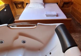 Garni Hotel & Spa Nicolo allows 18 year olds to book a room