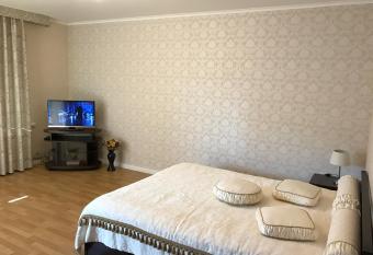 Pretty Apartment allows 18 year olds to book a room