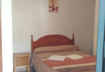Hostal las Parcelas allows 18 year olds to book a room