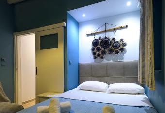 Nikos Rooms has Balcony rooms