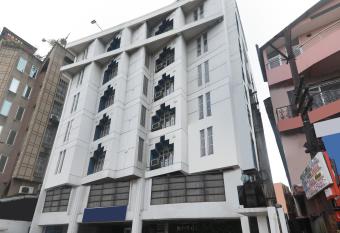 OYO Collection O Hotel President allows 18 year olds to book a room