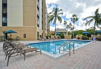 Hyatt Place Miami Airport-West/Doral allows 18 year olds to book a room