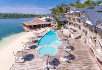 Ramada Resort by Wyndham Port Vila has Smoking/Balcony rooms