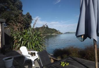 Long Bay Motor Camp has Balcony rooms