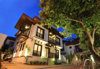 Alp Suites Mandalin has Balcony rooms