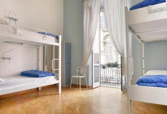 Grand Hostel Manin allows 18 year olds to book a room