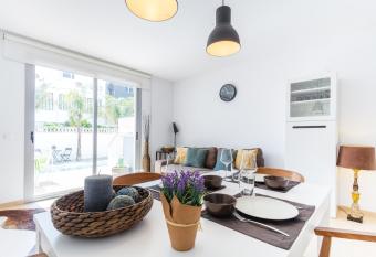 Casa Molinar has Balcony rooms