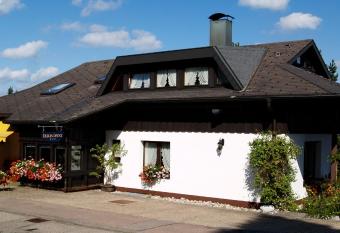 Landhaus Lena has Balcony rooms