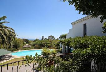 Montrose Guesthouse allows 18 year olds to book a room