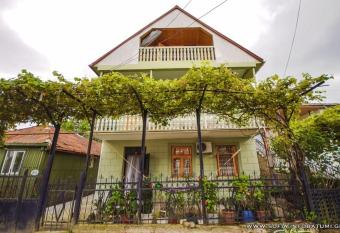 Apartment Sofia has rooms with a private hot tub