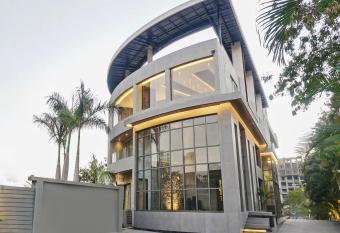 Treebo Trend Niraali Executive has Balcony rooms