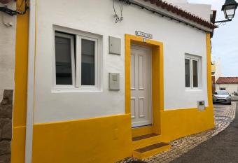 Casinha Teles has Balcony rooms