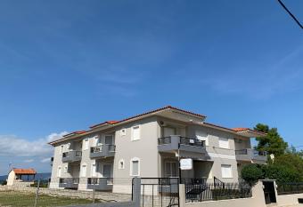 Kouzelis apartments has Balcony rooms