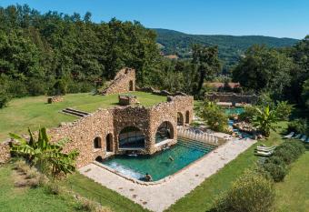 La Cerreta - Terme di Sassetta allows 18 year olds to book a room