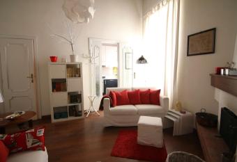 Cosenza Vecchia: arte & storia has Balcony rooms