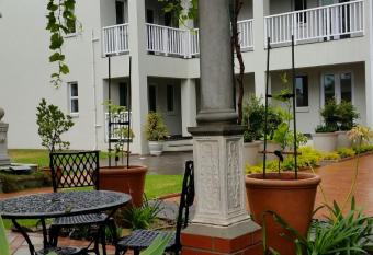 Bright on 5th Guest house allows 18 year olds to book a room