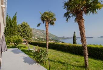 Apartments Blue Horizon has Balcony rooms