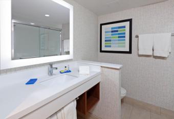 Holiday Inn Express & Suites Ventura Harbor has Balcony rooms