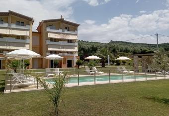 Alex House has Balcony rooms