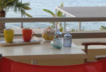 Evita Studios has Balcony rooms