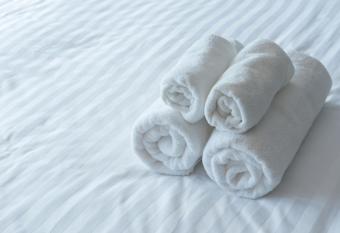 Holiday Inn Express & Suites Corona By IHG has Balcony rooms