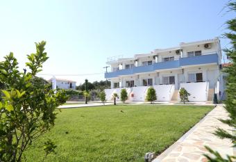 Kassiani Studios has Balcony rooms