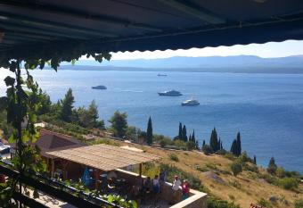 Apartmani Franceska has Smoking/Balcony rooms