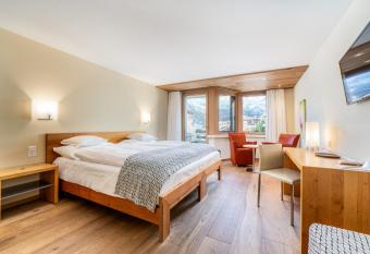 Hotel Allalin has Balcony rooms