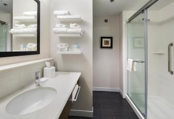 Hampton Inn & Suites Page - Lake Powell has Balcony rooms