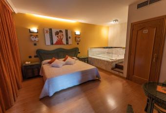 Motel Acropolis allows 18 year olds to book a room