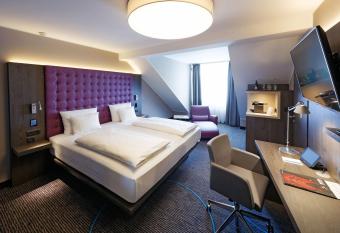 Hotel Stadt M  nchen allows 18 year olds to book a room